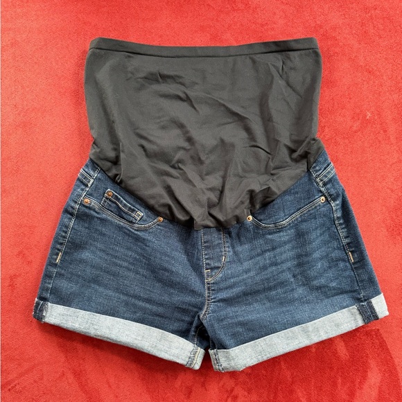 Signature by Levi Strauss Pants - Levi's Signature Gold Maternity Shorts ~ Size Small.  Like New Condition